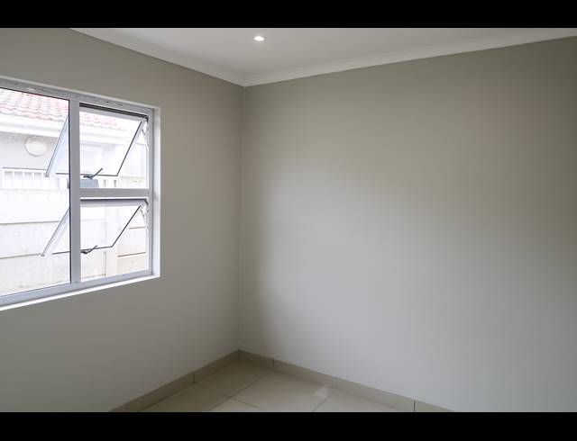 3 BEDROOM TOWNHOUSE FOR SALE IN CAMBRIDGE